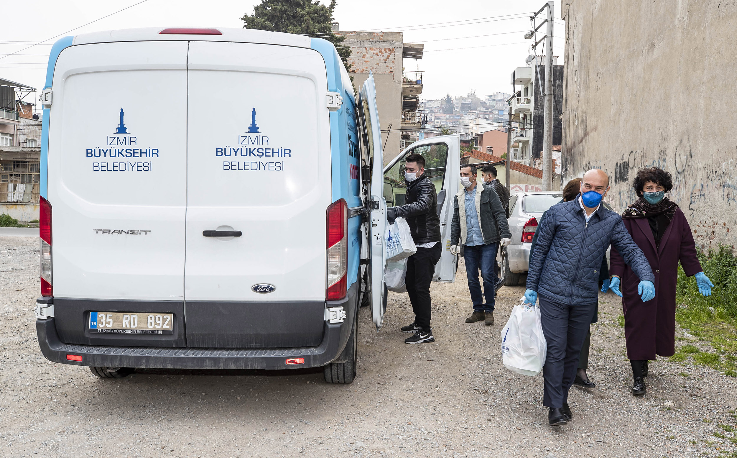 Büyük dayanışmayı Başkan Soyer başlattı