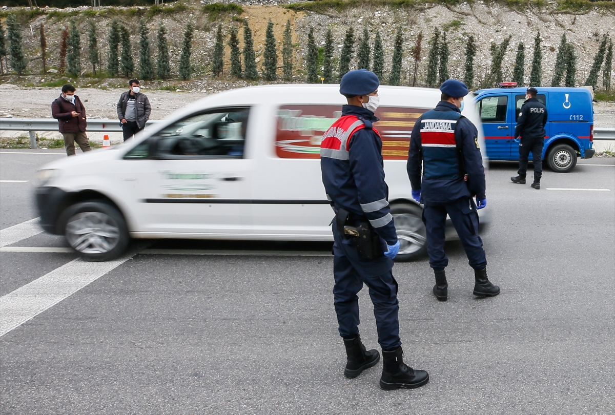 İzmir-Manisa sınırında denetimler sürüyor