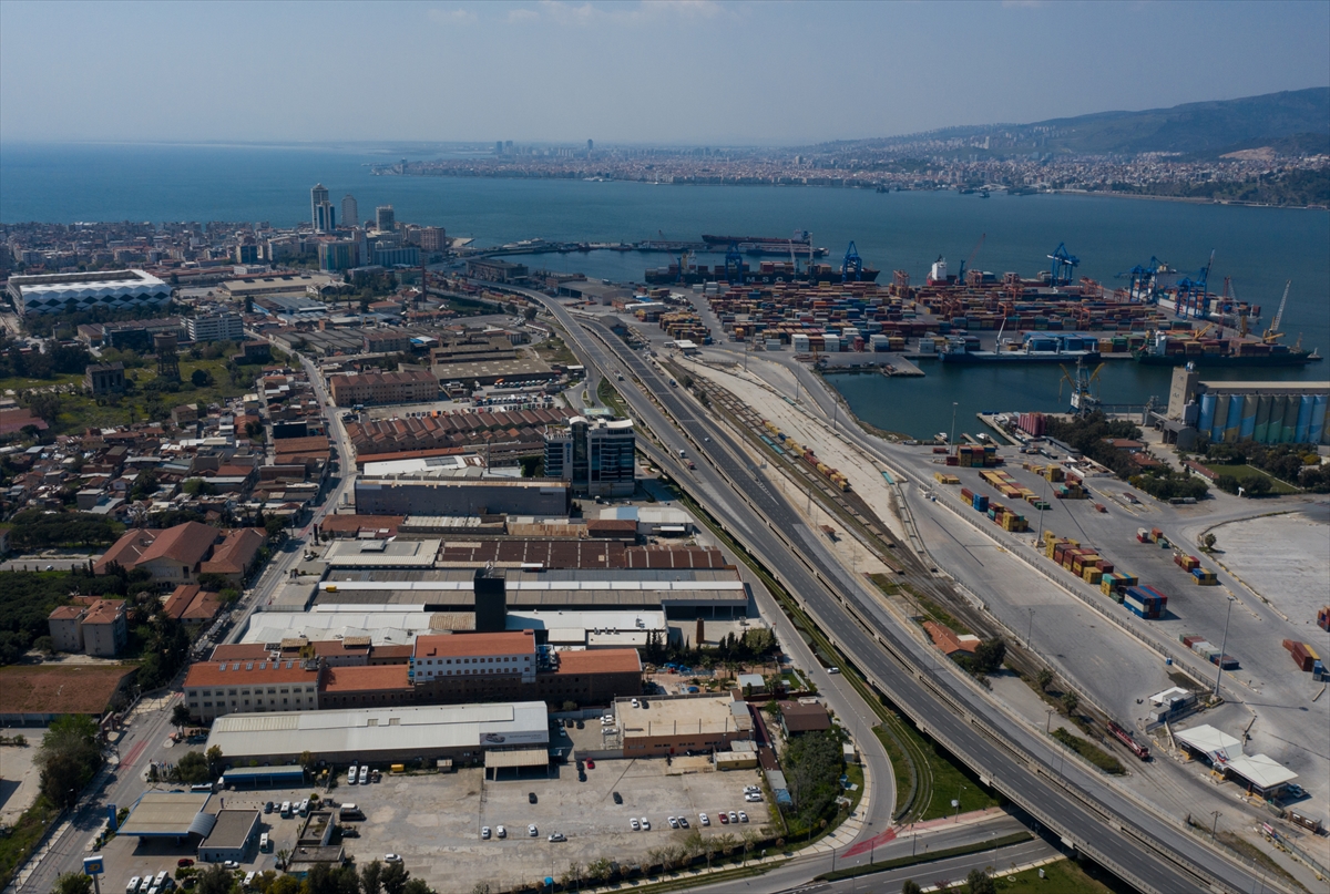 Yasak sonrası İzmir hayalet şehre dönüştü!