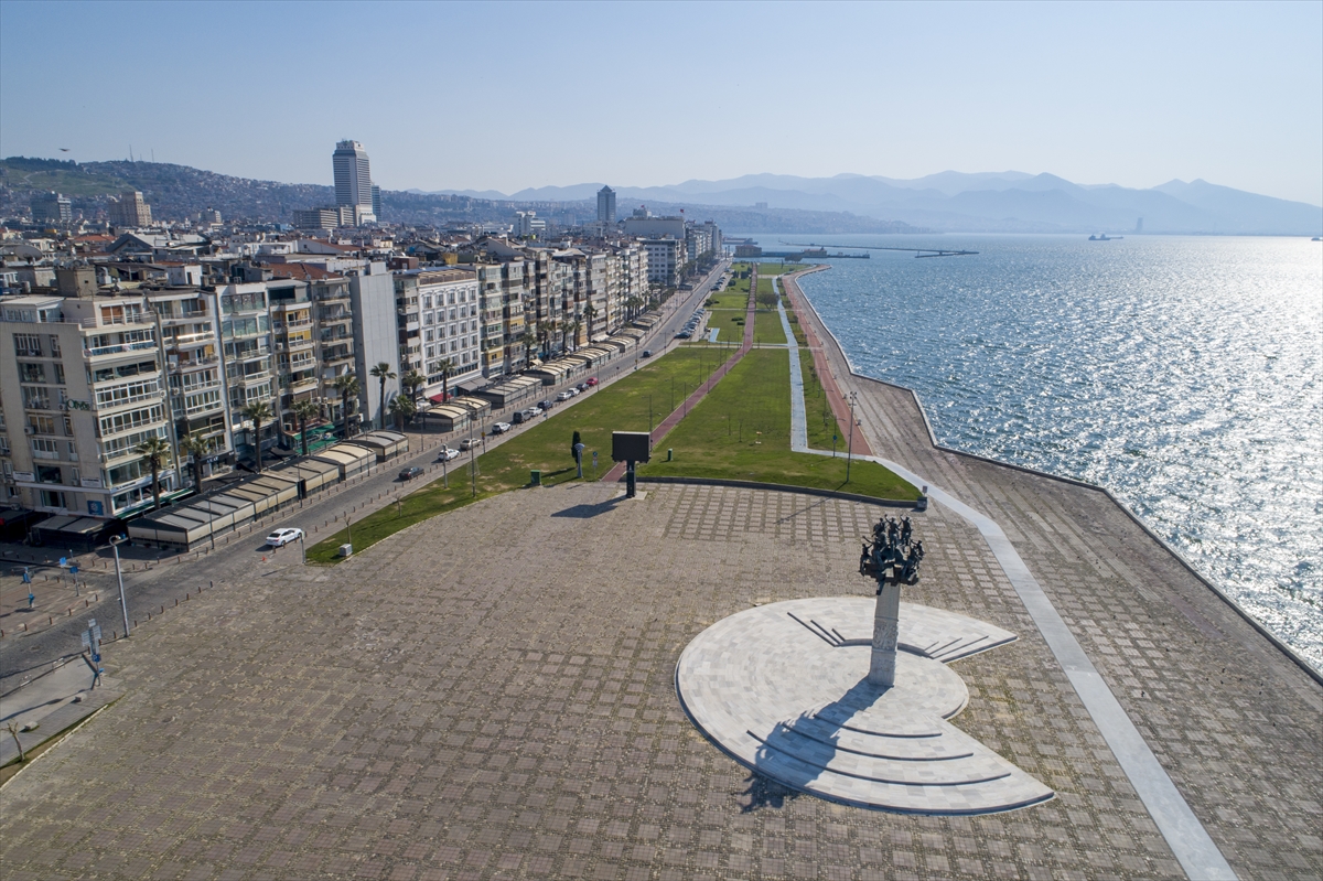 Yasak sonrası İzmir hayalet şehre dönüştü!