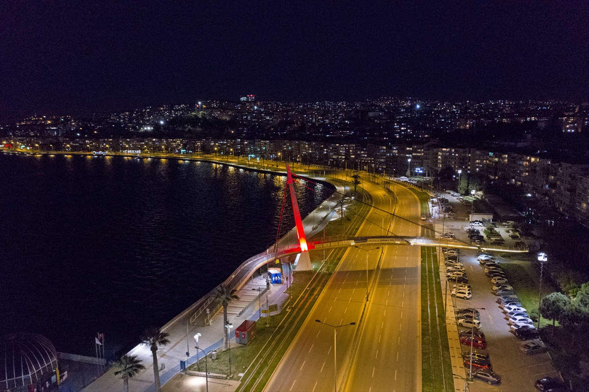 Yasak sonrası İzmir hayalet şehre dönüştü!