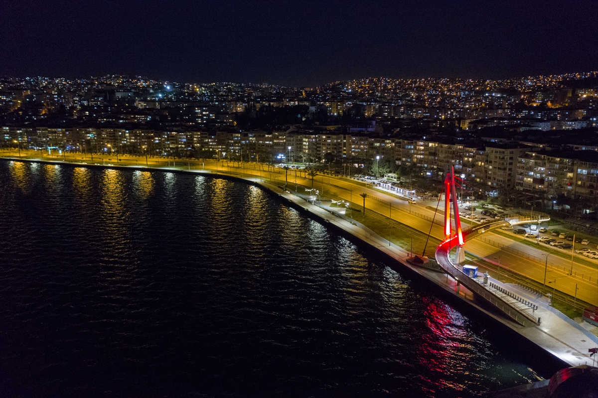 Yasak sonrası İzmir hayalet şehre dönüştü!