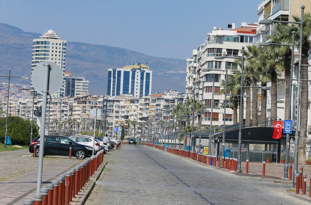Yasak sonrası İzmir hayalet şehre dönüştü!