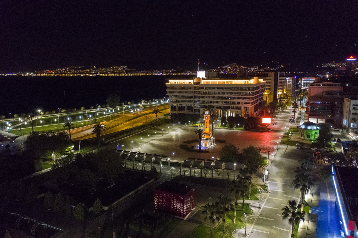 Yasak sonrası İzmir hayalet şehre dönüştü!