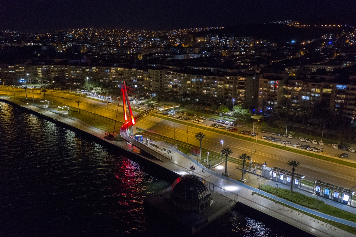 Yasak sonrası İzmir hayalet şehre dönüştü!