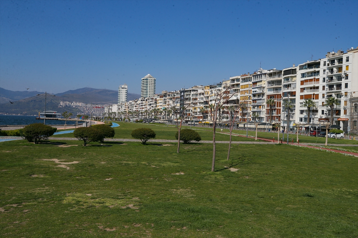 Yasak sonrası İzmir hayalet şehre dönüştü!