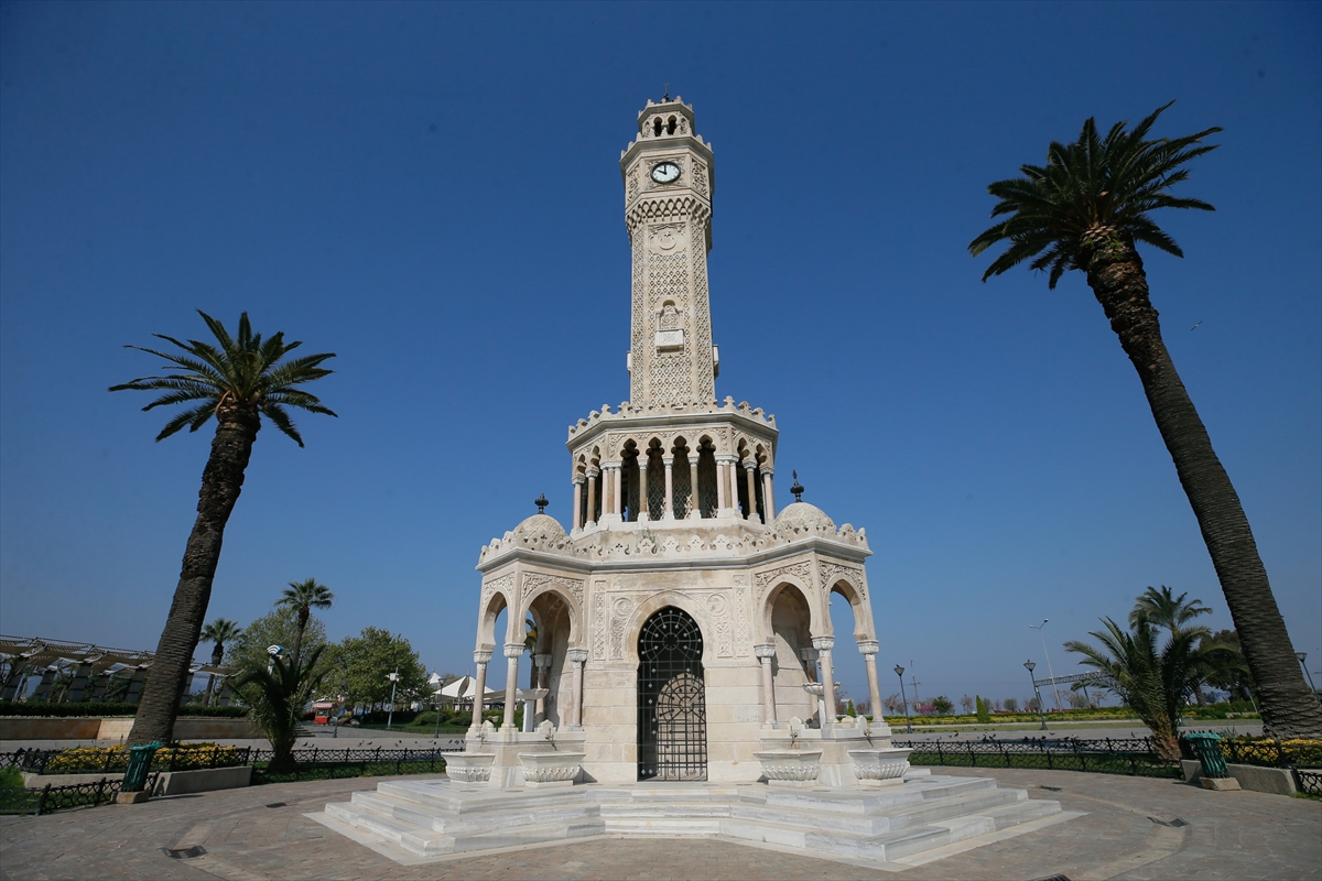 Yasak sonrası İzmir hayalet şehre dönüştü!