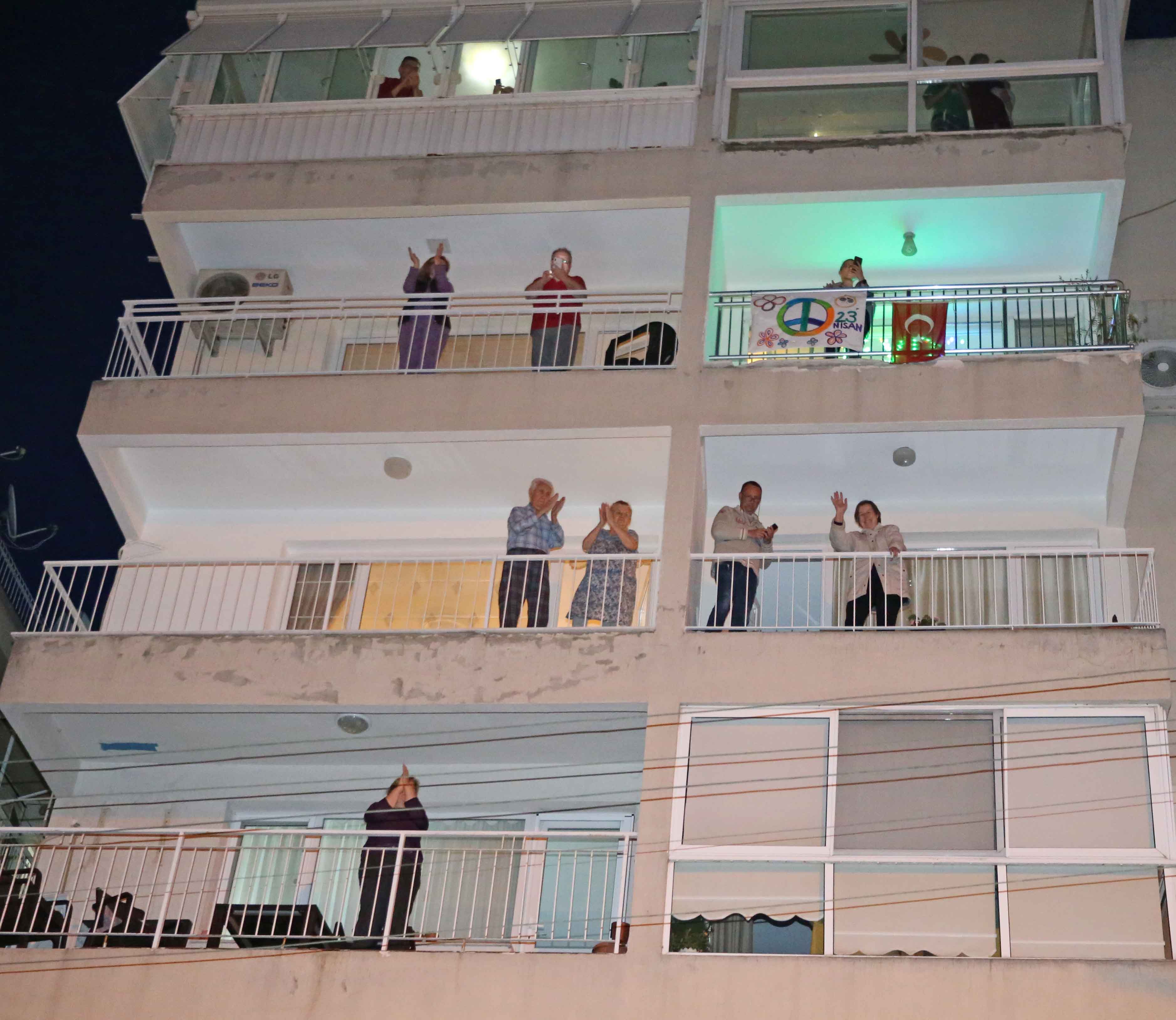 Bostanlı’da bando sürprizi