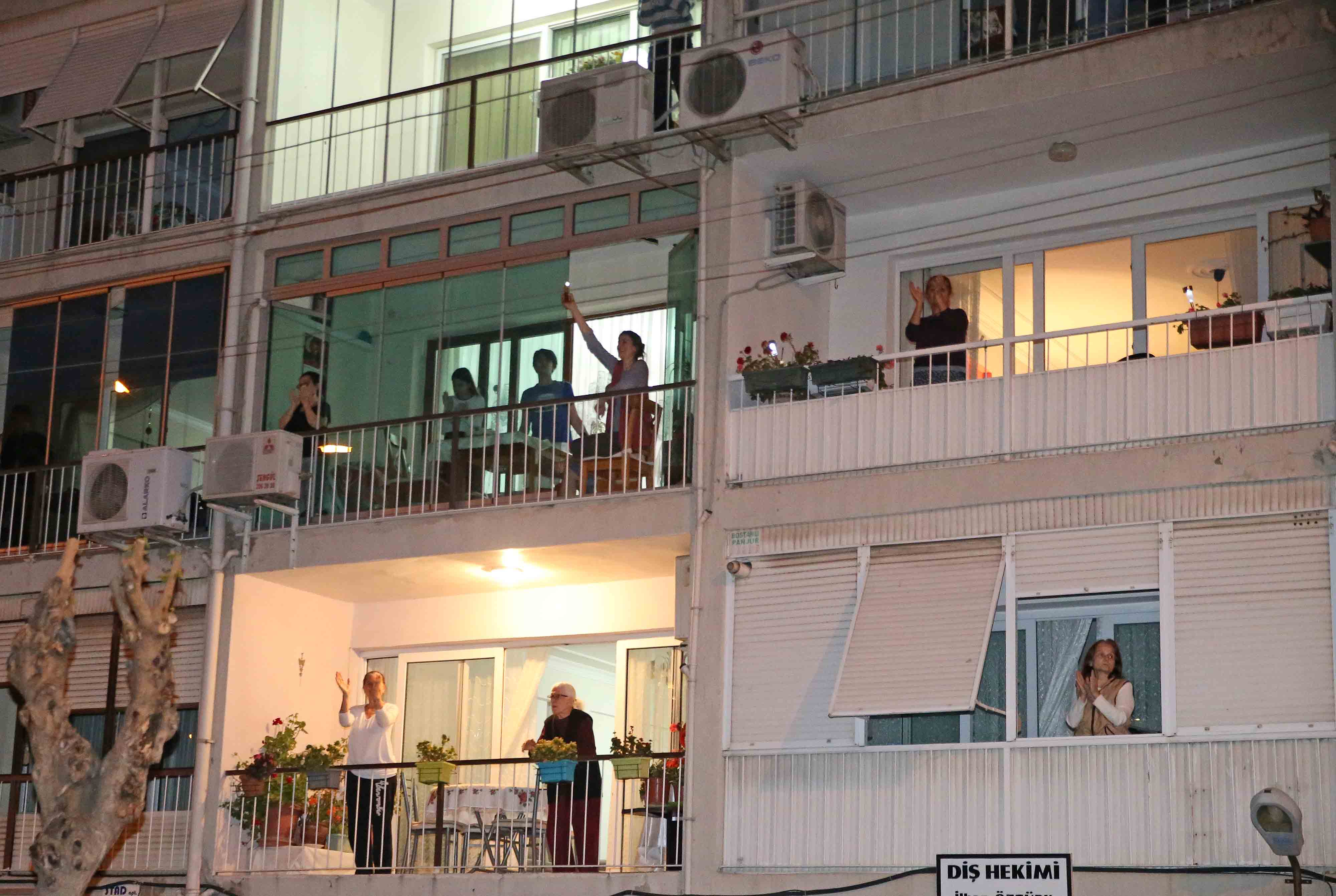 Bostanlı’da bando sürprizi