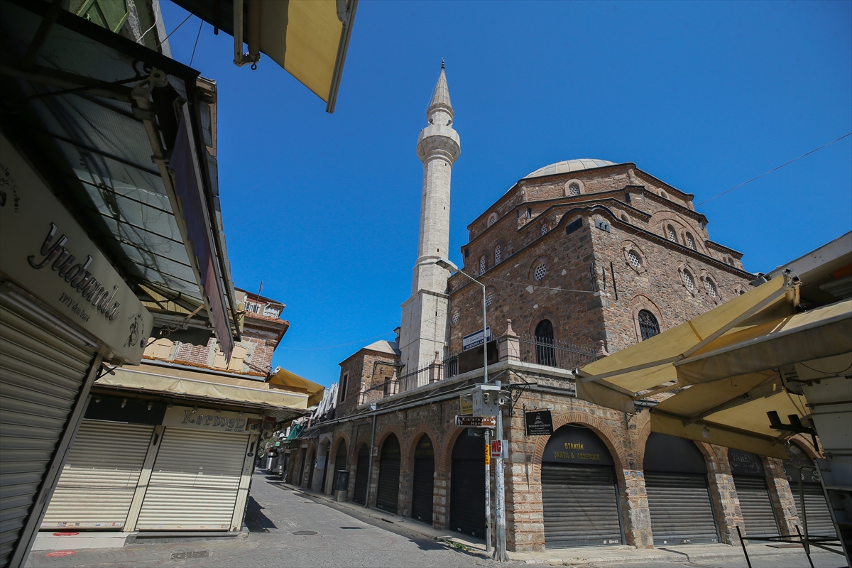 Tarihi Kemeraltı Çarşısı'nda salgın ıssızlığı