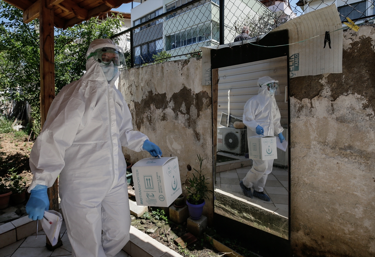 İzmir'deki filyasyon ekibi 'dedektif' gibi çalışıyor