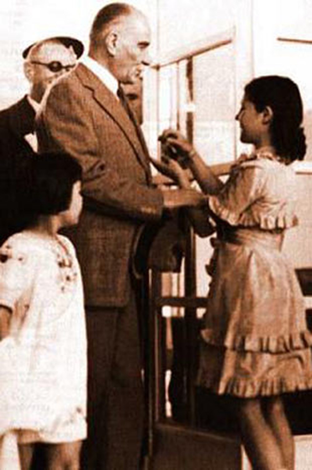 Atatürk'ün çocuk sevgisi