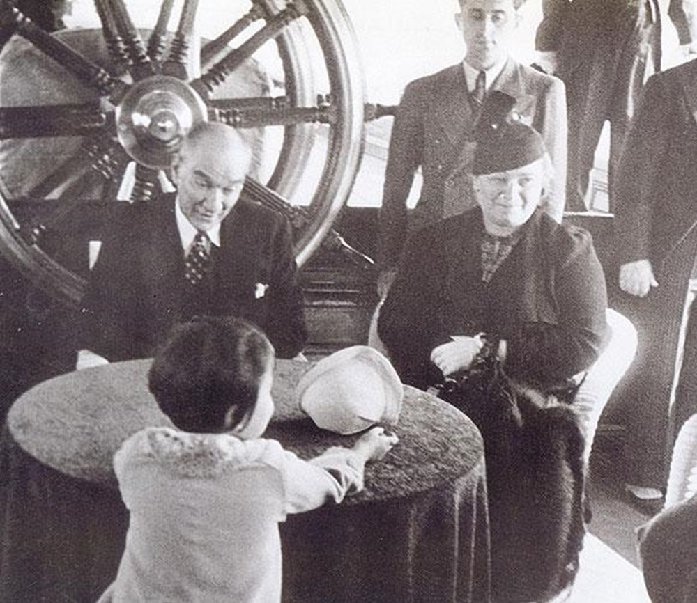Atatürk'ün çocuk sevgisi