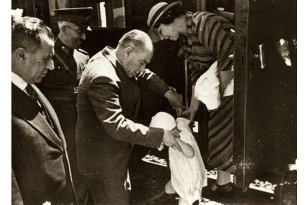 Atatürk'ün çocuk sevgisi