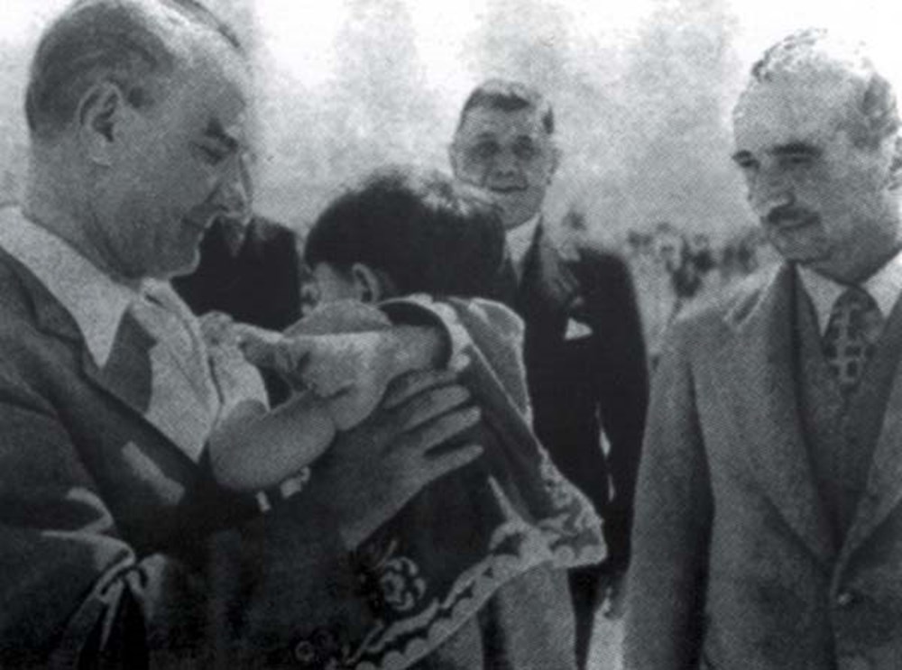 Atatürk'ün çocuk sevgisi