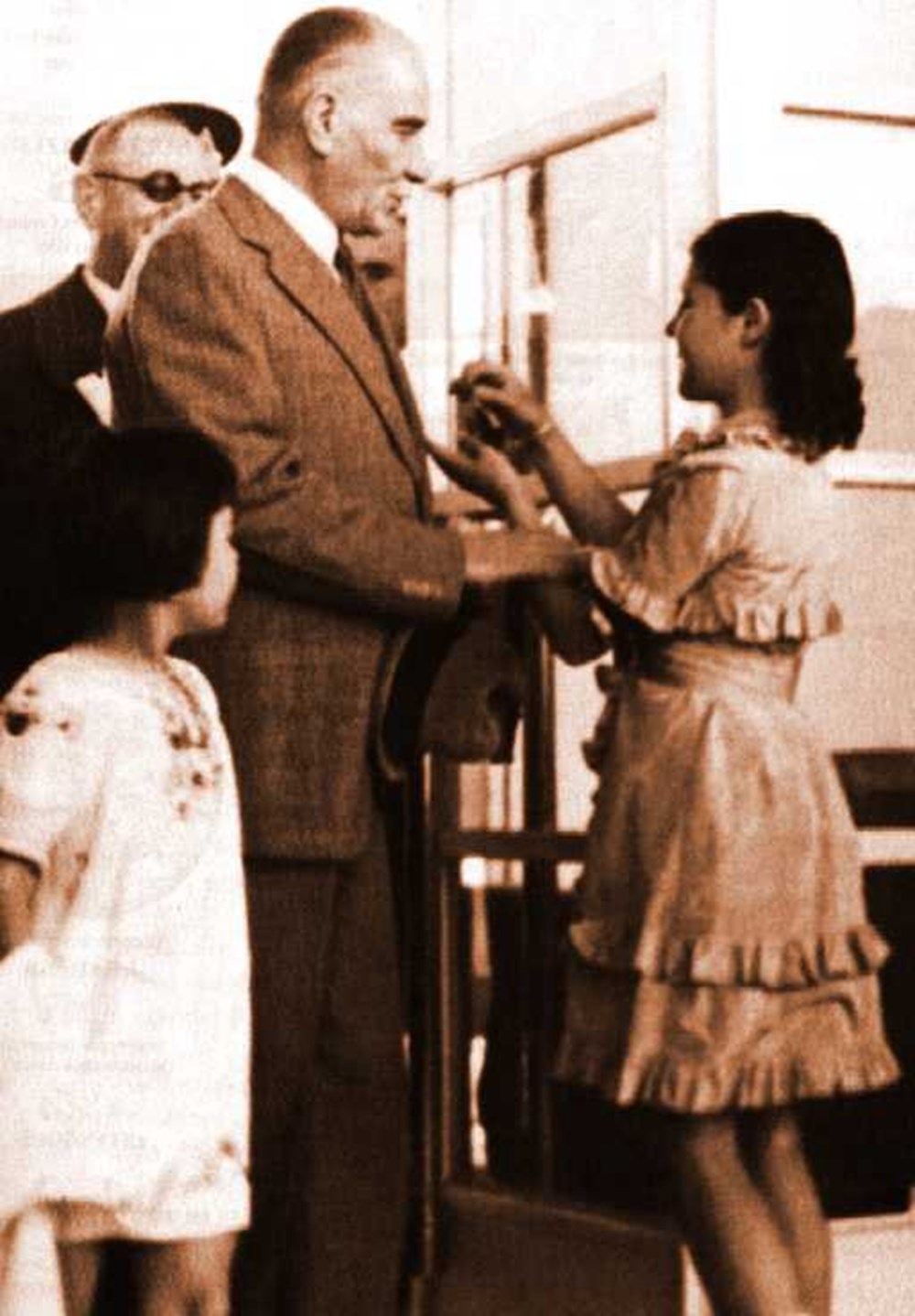 Atatürk'ün çocuk sevgisi