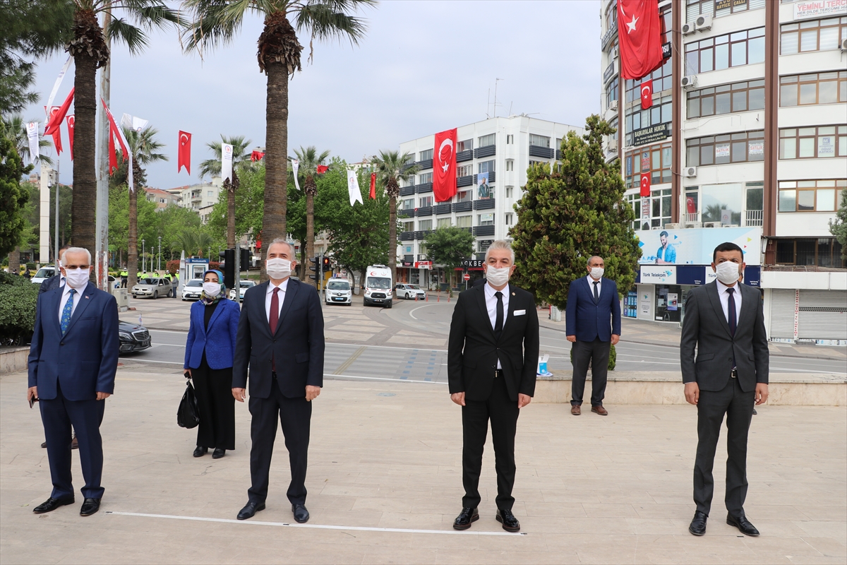 İzmirliler, 100. yılında 23 Nisan'ı kutluyor