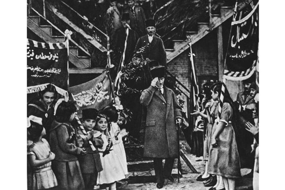 Atatürk'ün çocuk sevgisi