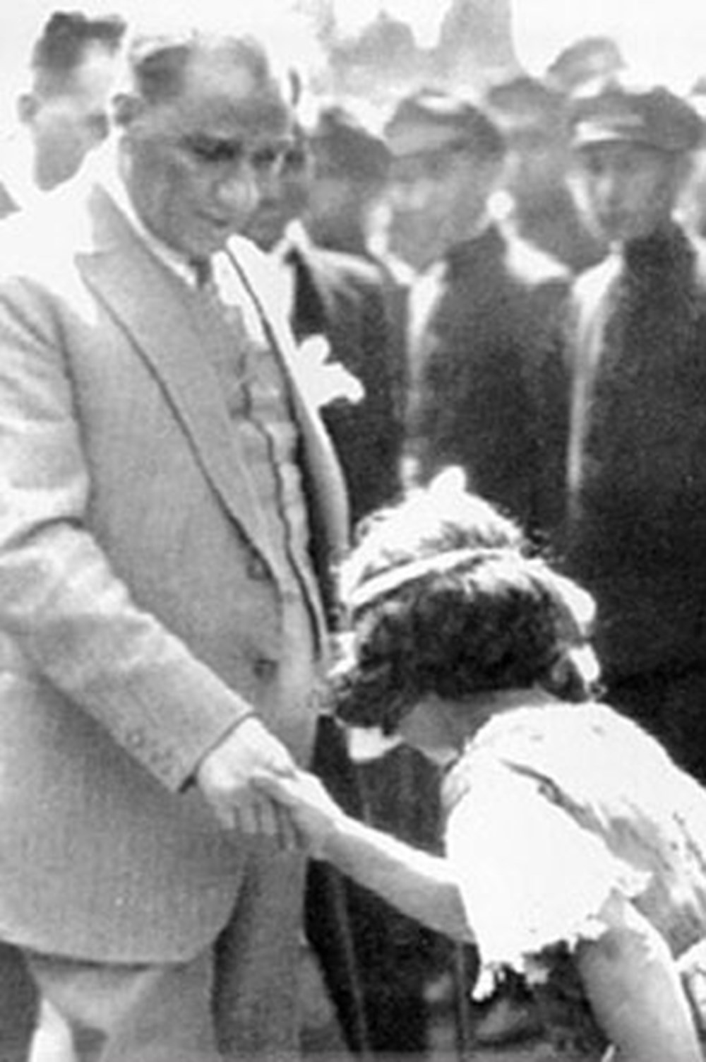 Atatürk'ün çocuk sevgisi