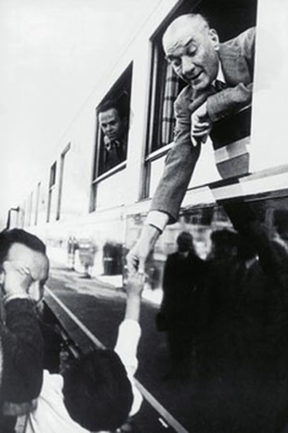 Atatürk'ün çocuk sevgisi