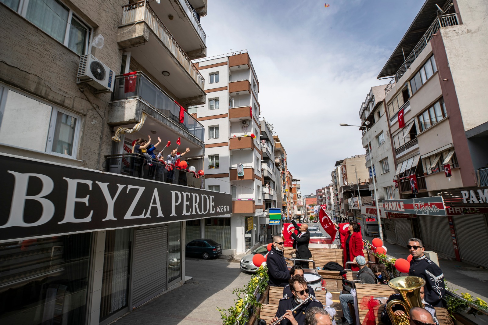 İzmir 23 Nisan’da tek yürek oldu