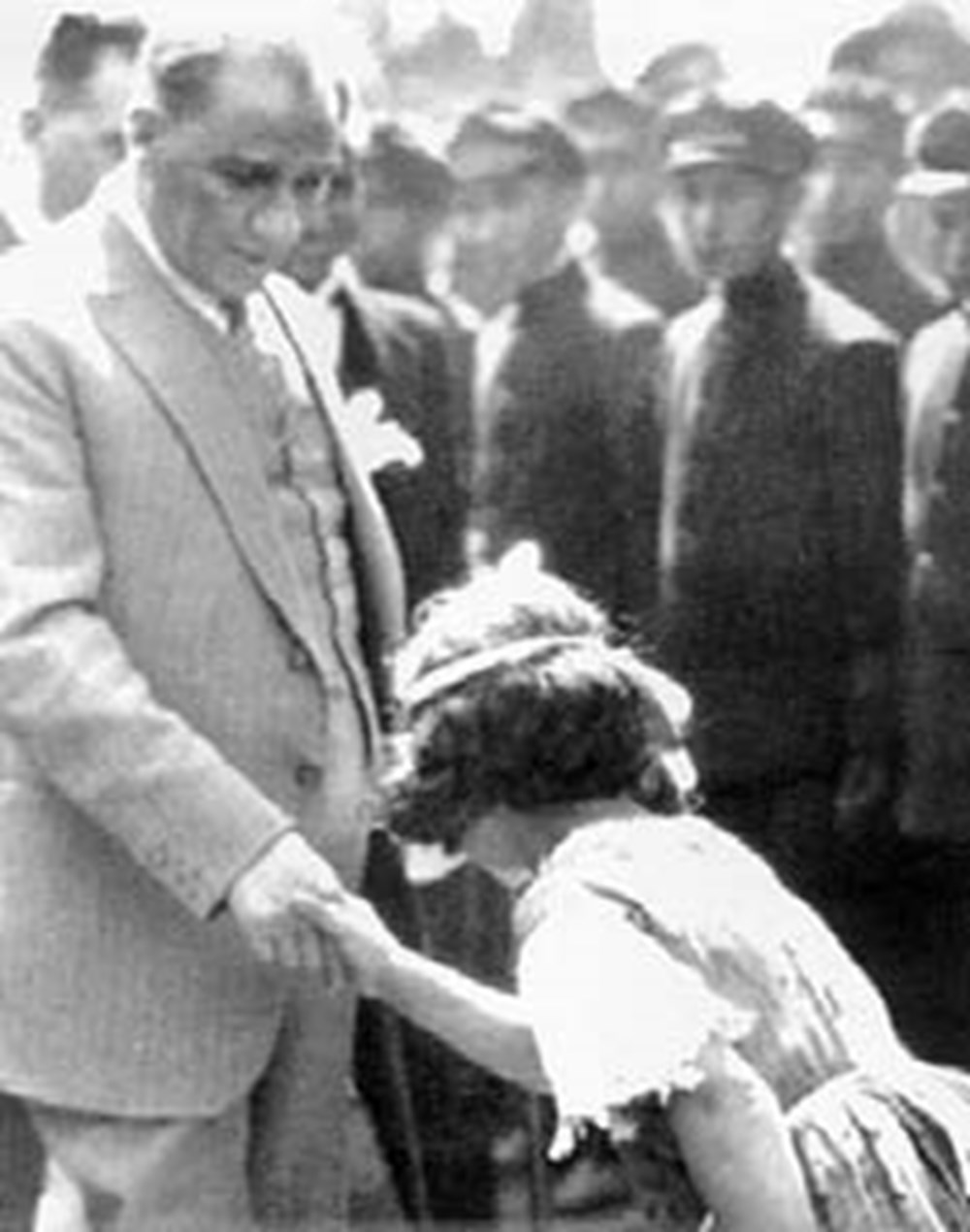 Atatürk'ün çocuk sevgisi