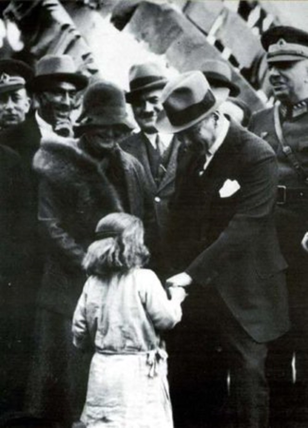 Atatürk'ün çocuk sevgisi