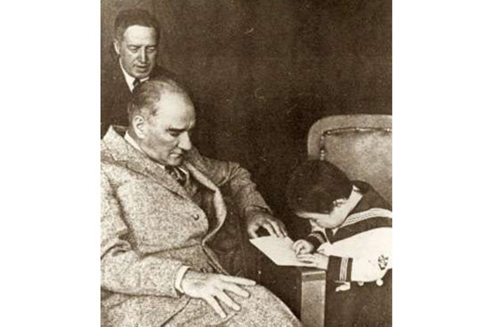 Atatürk'ün çocuk sevgisi