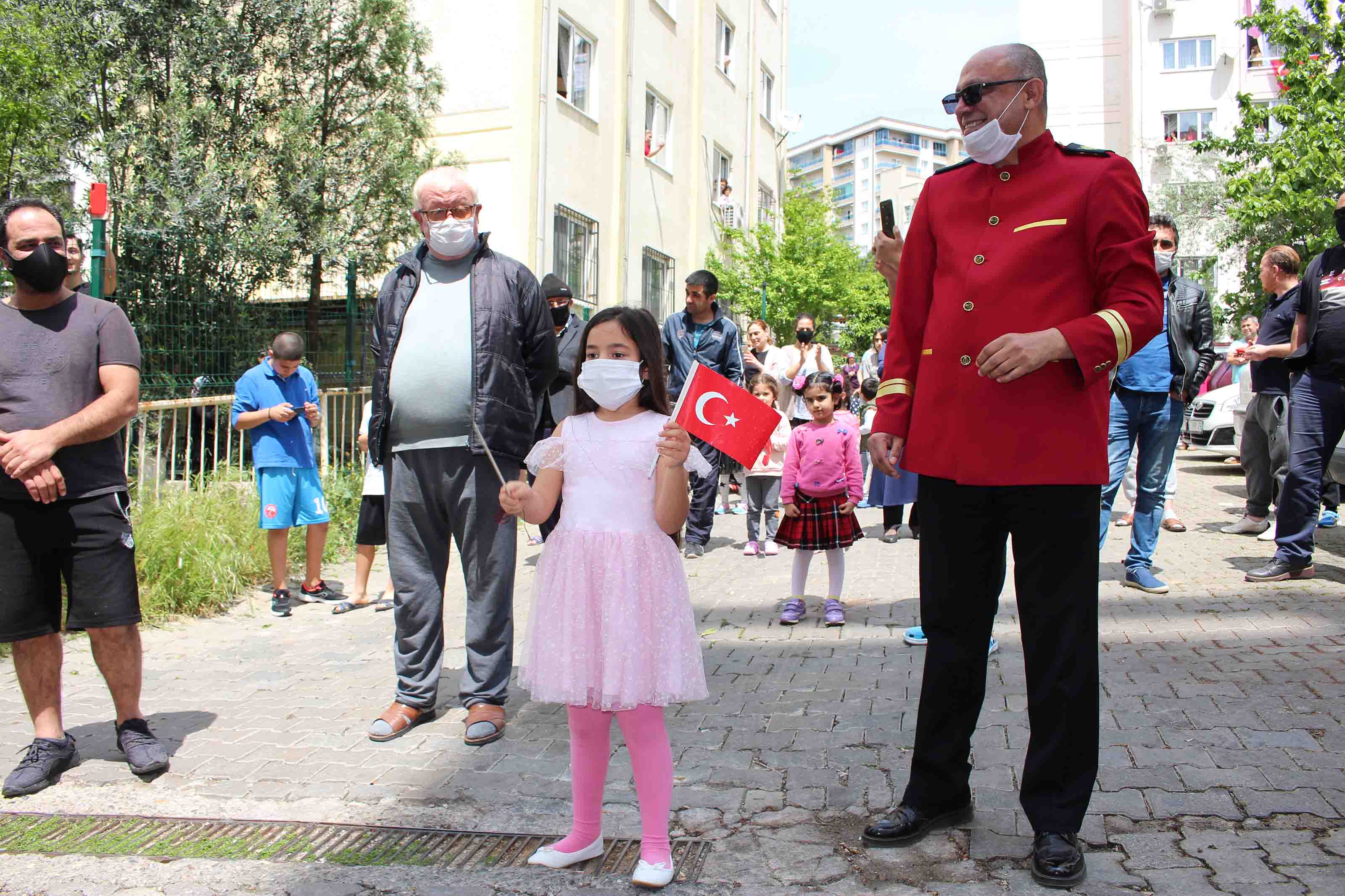 Karşıyaka’yı bayram coşkusu sardı!