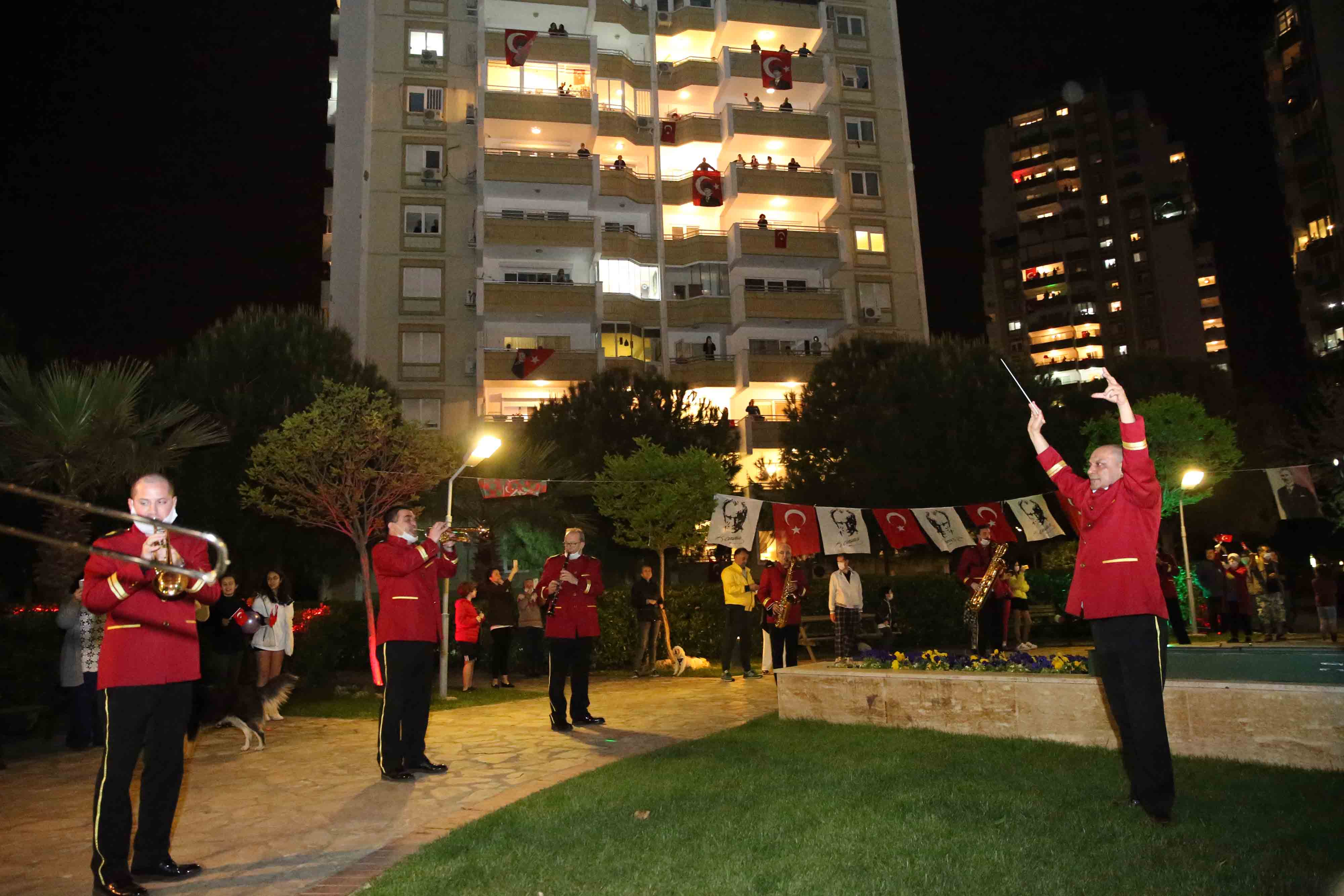 Karşıyaka’yı bayram coşkusu sardı!
