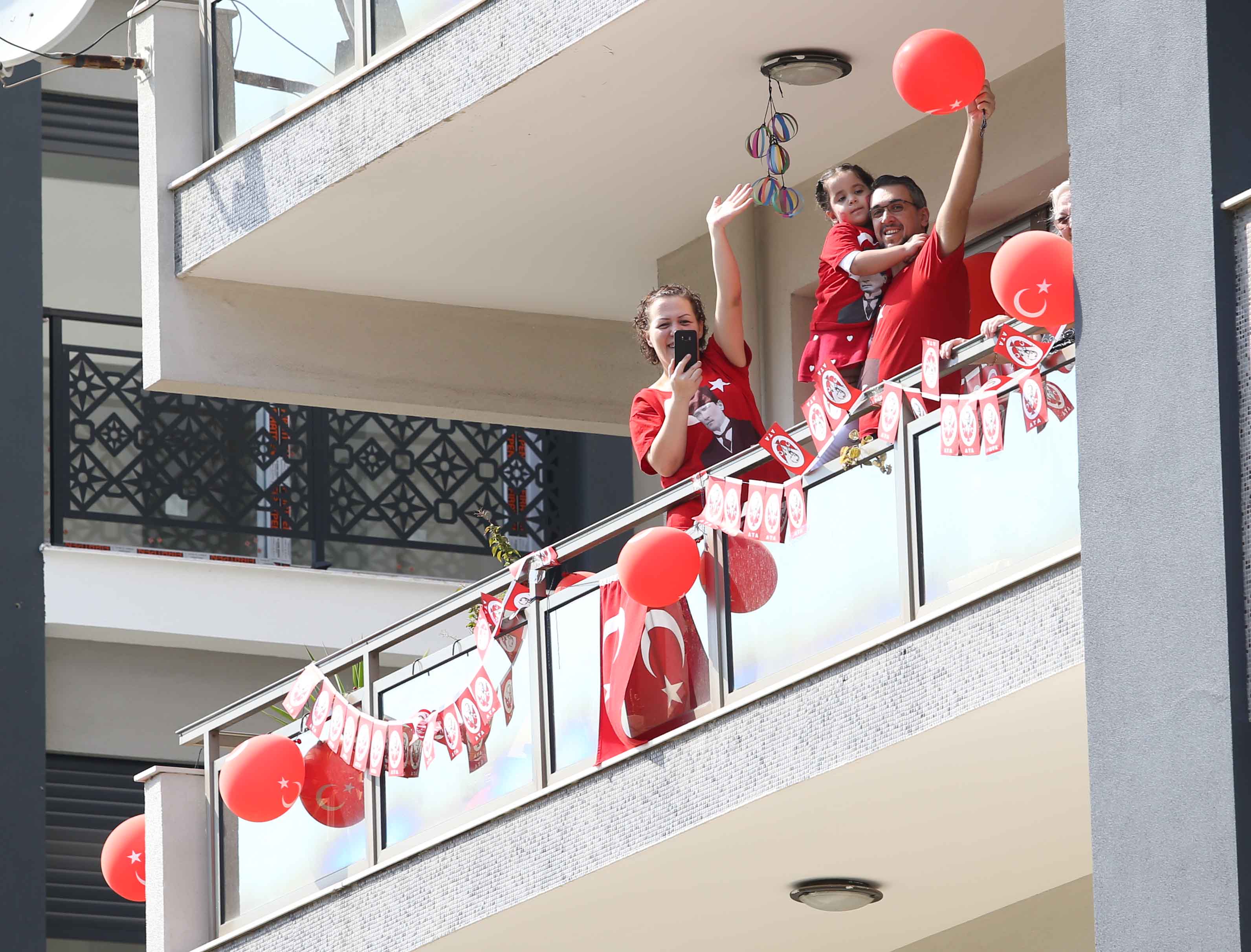 Karşıyaka’yı bayram coşkusu sardı!