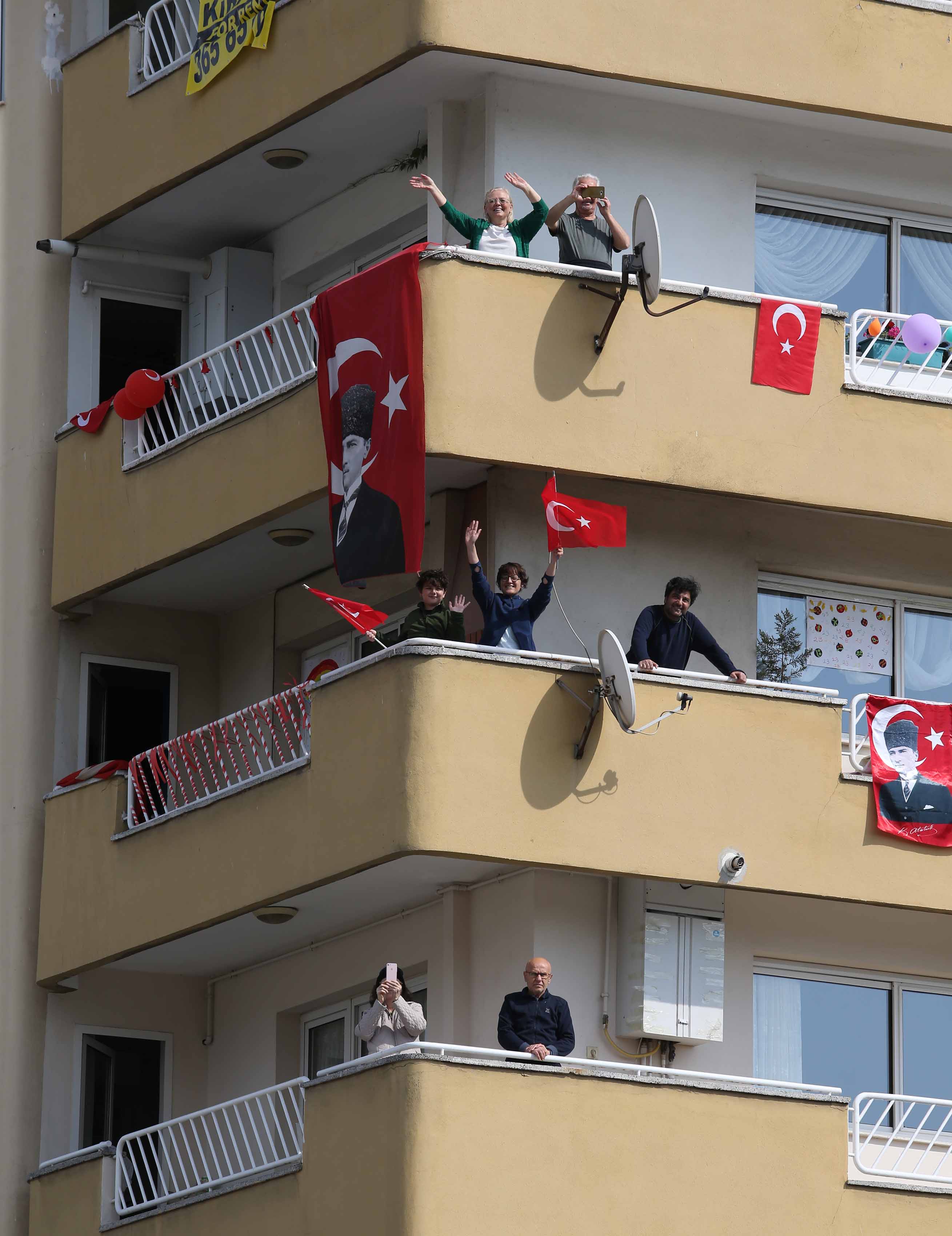 Karşıyaka’yı bayram coşkusu sardı!