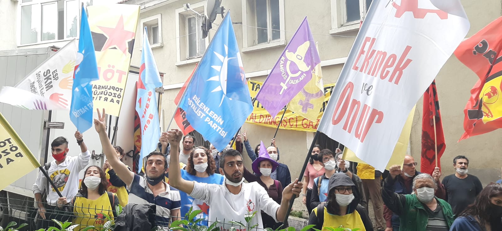 İzmir'de sembolik 1 Mayıs