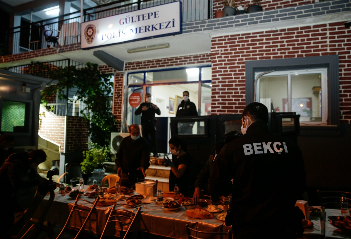Mahallelinin sahur sürprizi polisi duygulandırdı