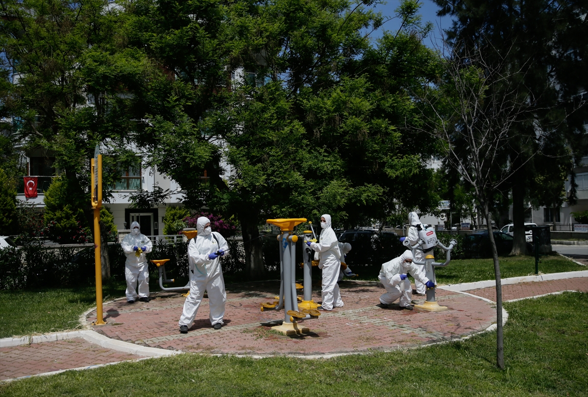 İzmir'in kadın dezenfeksiyon timi