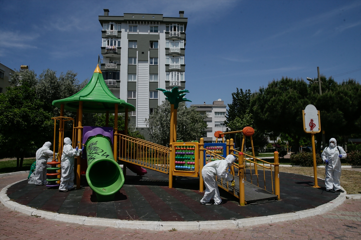 İzmir'in kadın dezenfeksiyon timi