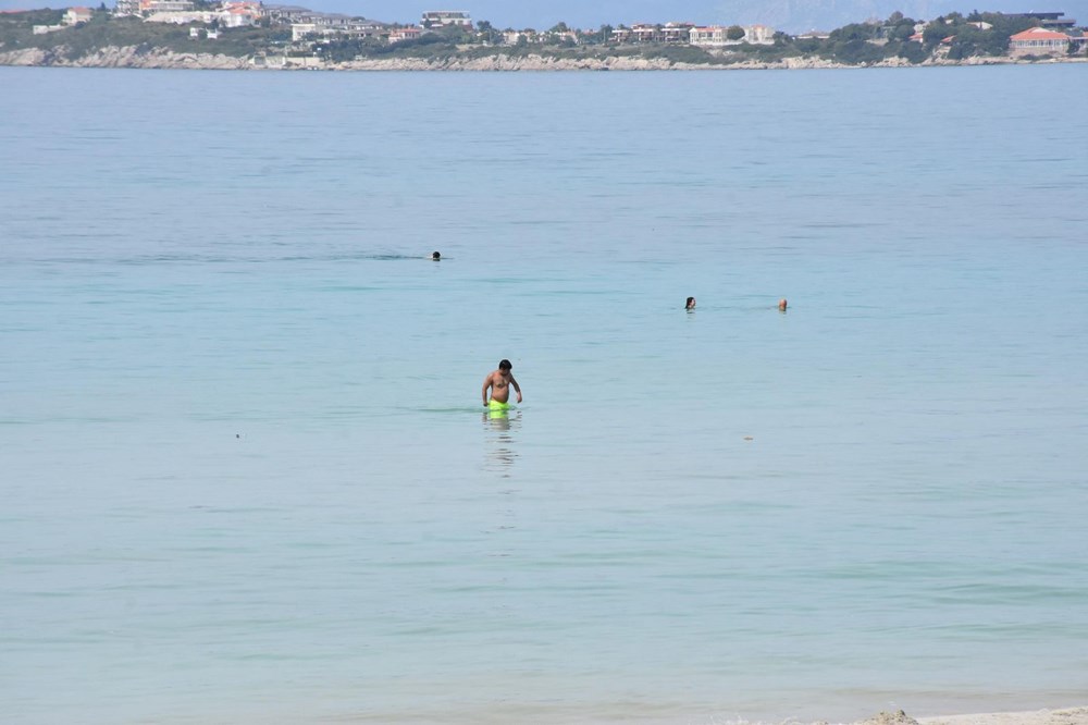 İzmir'de plajlar hareketlendi!