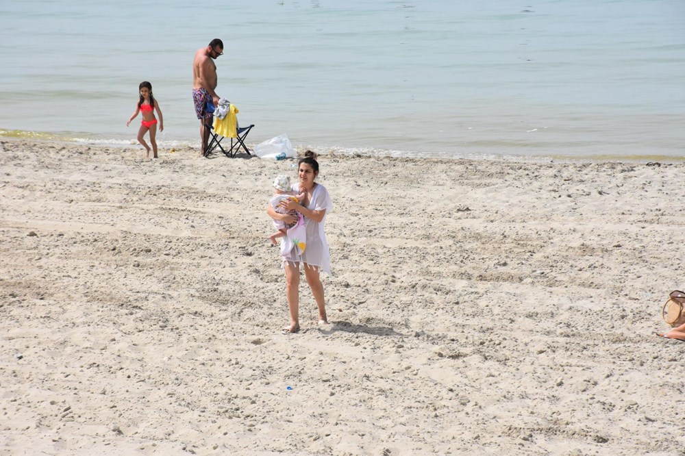 İzmir'de plajlar hareketlendi!