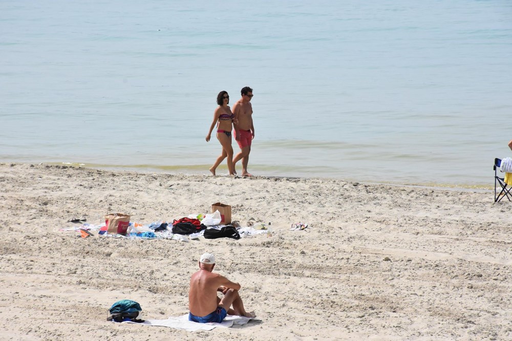 İzmir'de plajlar hareketlendi!