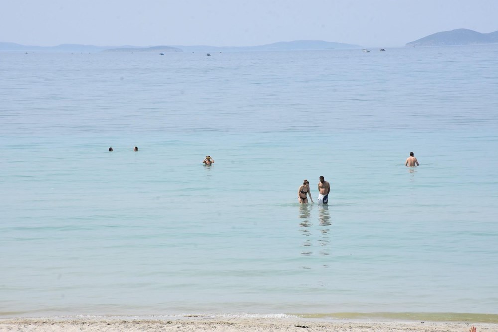 İzmir'de plajlar hareketlendi!