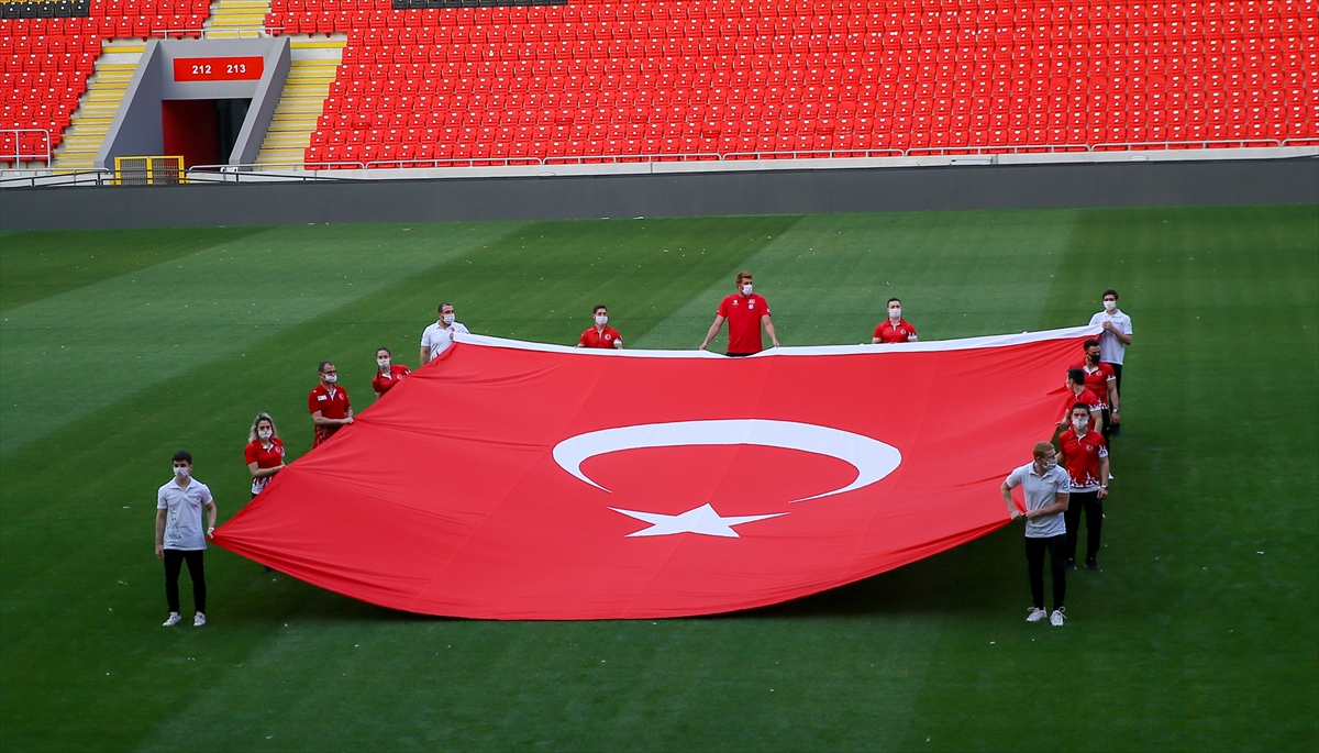 İzmir'de 19.19 coşkusu