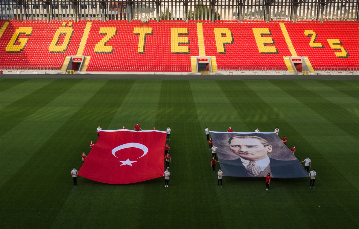 İzmir'de 19.19 coşkusu