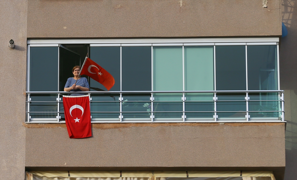 İzmir'de 19.19 coşkusu