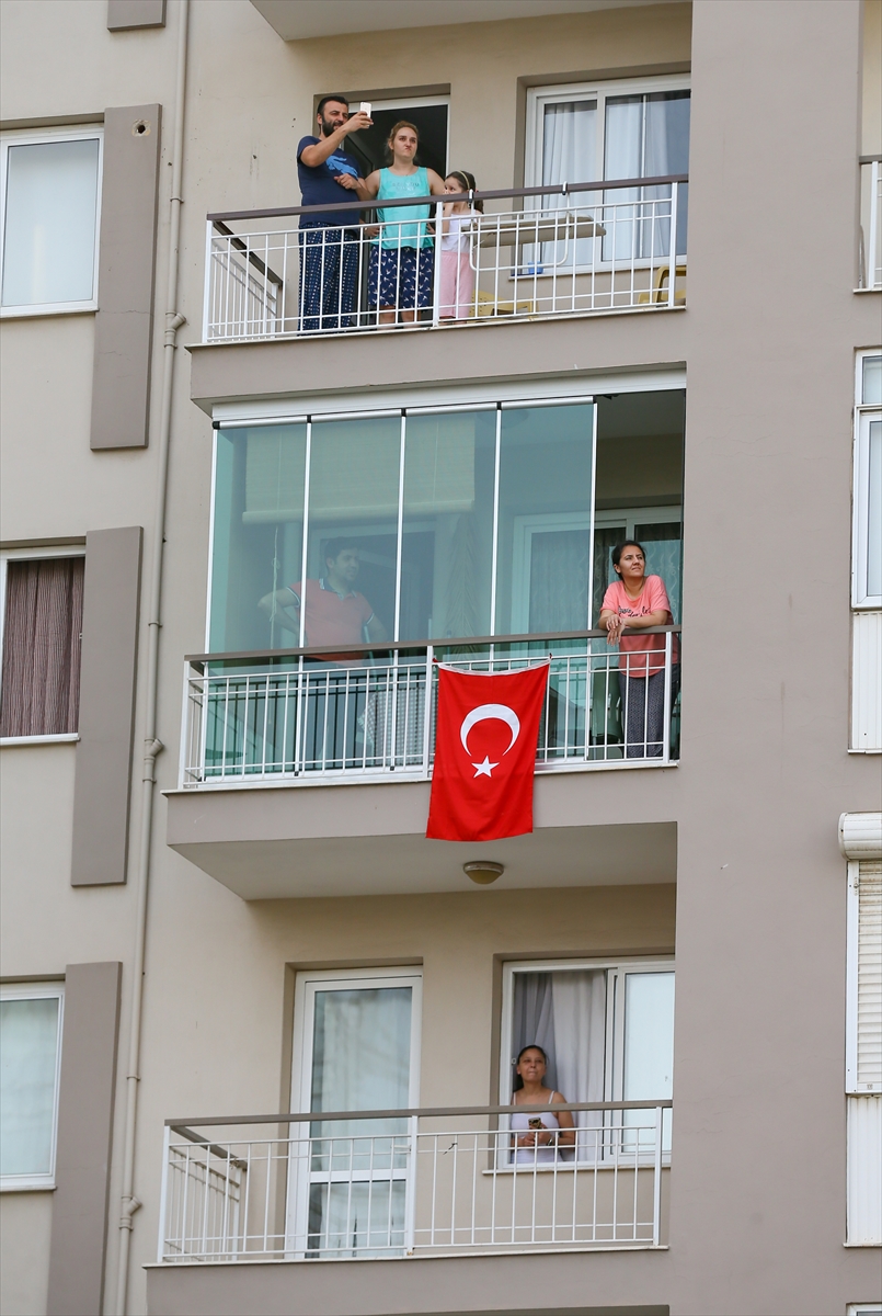 İzmir'de 19.19 coşkusu