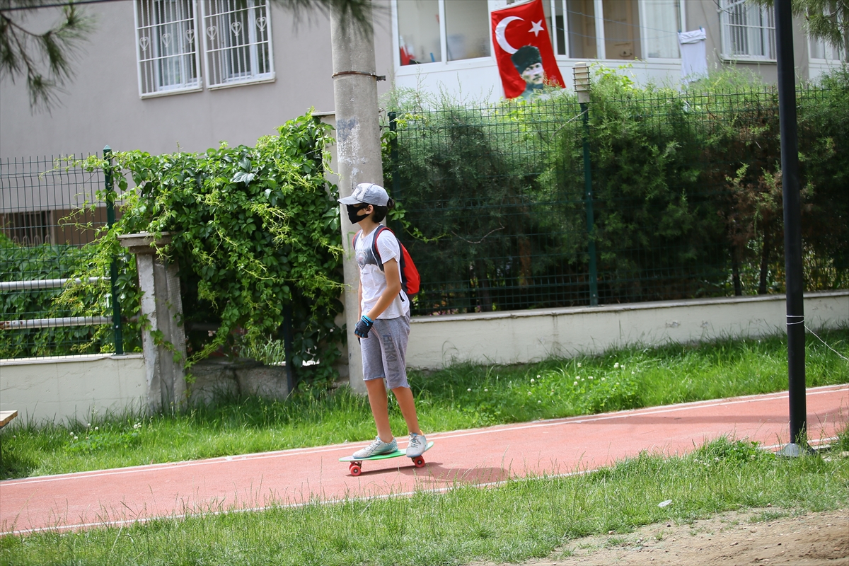 14 yaş ve altı çocuklar yeniden sokakta!