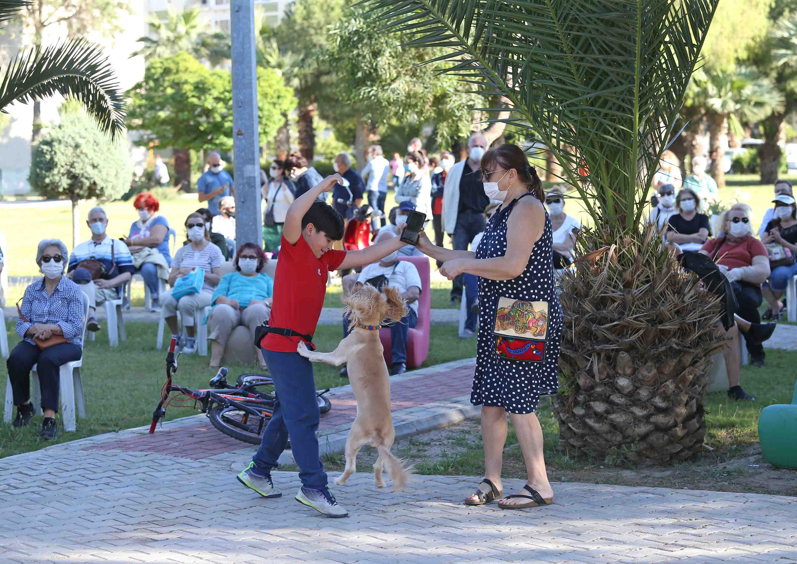 65 yaş üzeri vatandaşlara bayram konseri