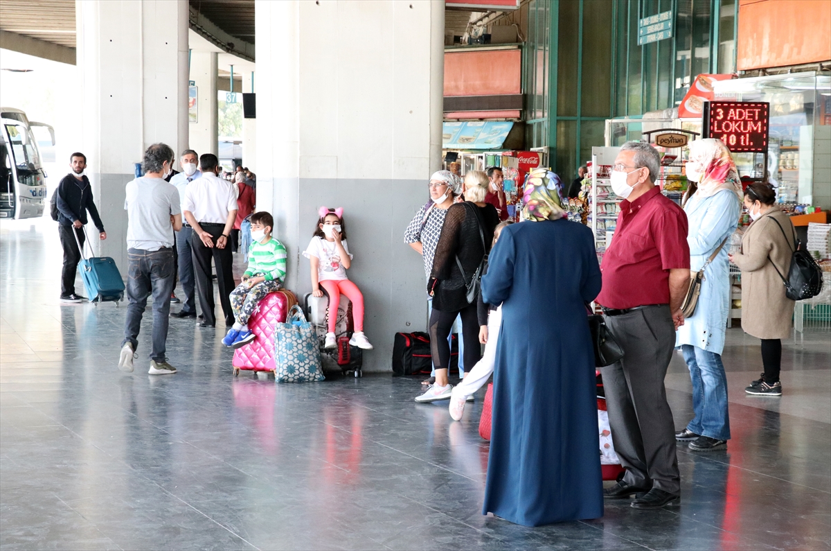 Otogarda yeni normale uyum sağlandı