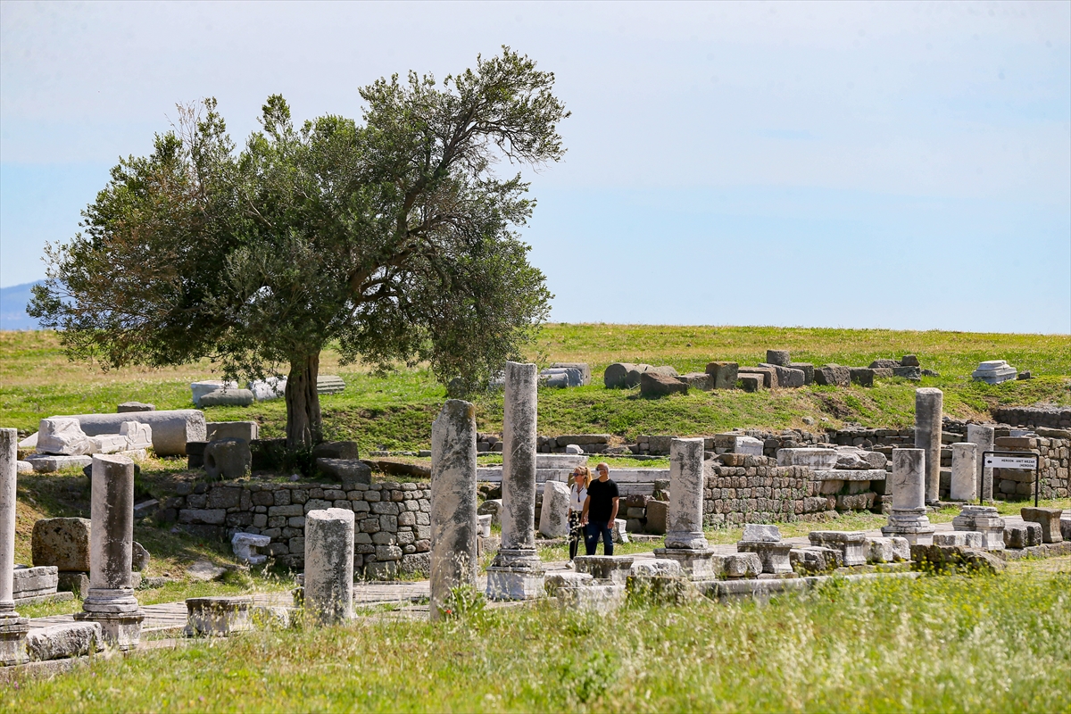 Dünya mirası Bergama ziyaretçilerini 'kontrollü' ağırlıyor