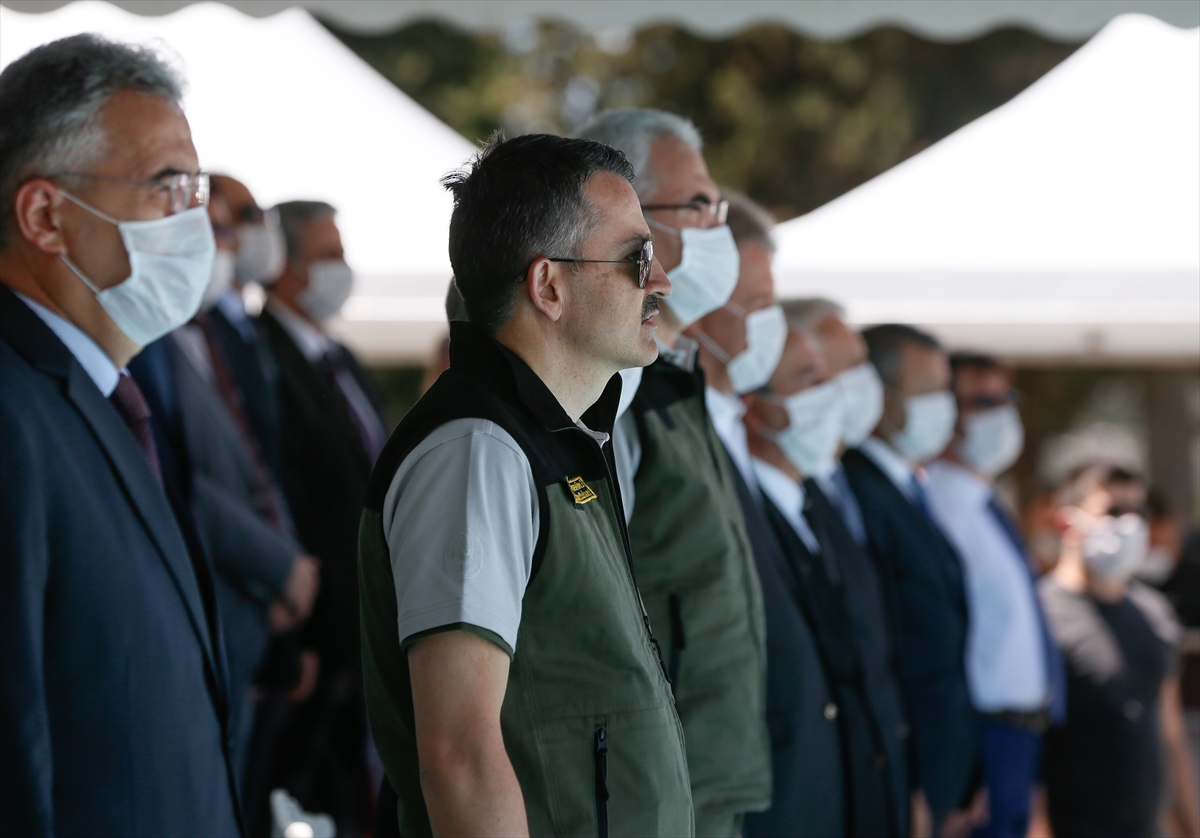 Bakan Pakdemirli yeni yangın uçaklarını tanıttı