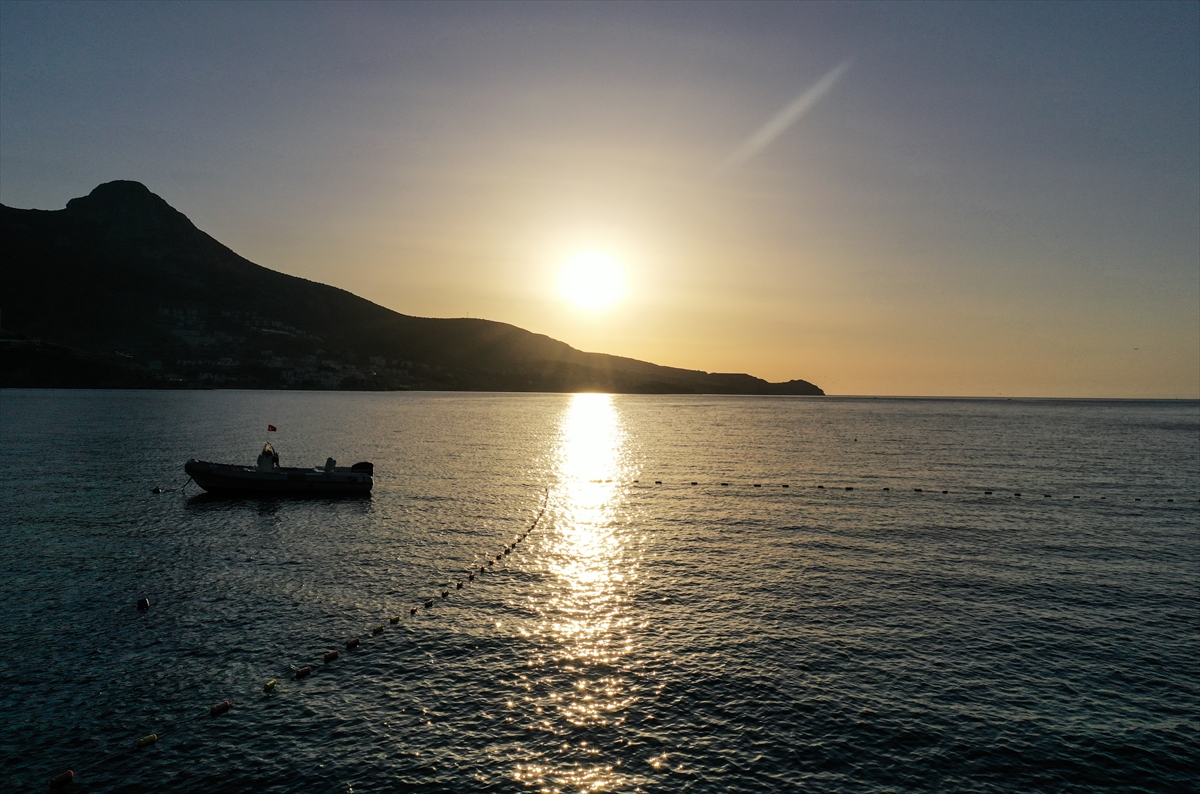 Karaburun su altı güzellikleri ilgi çekiyor